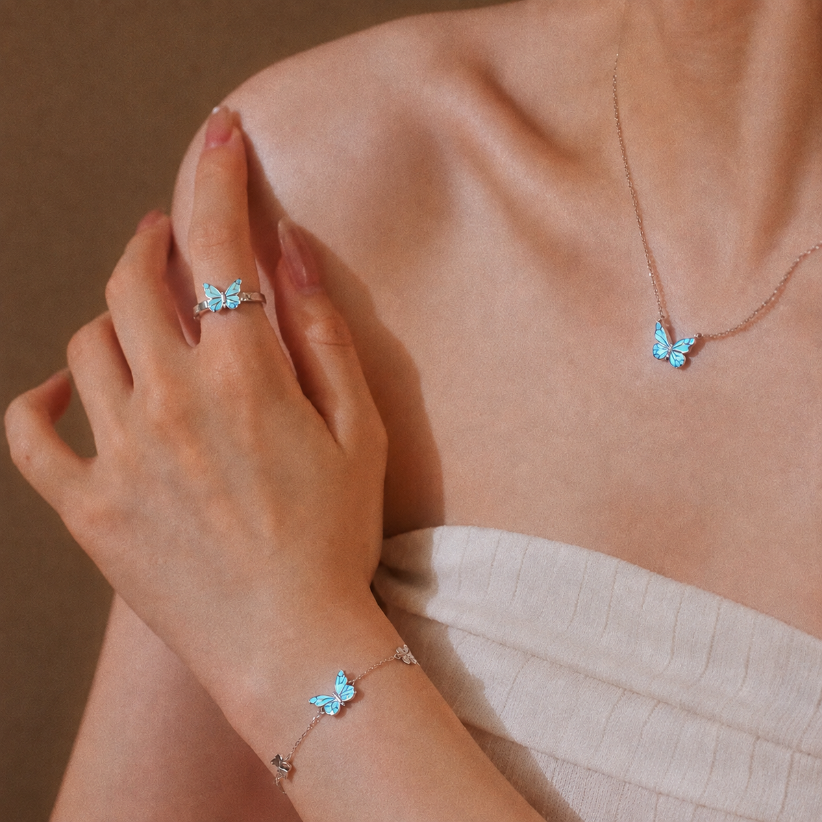 Collar Mariposa Iluminada (PLATA 925)